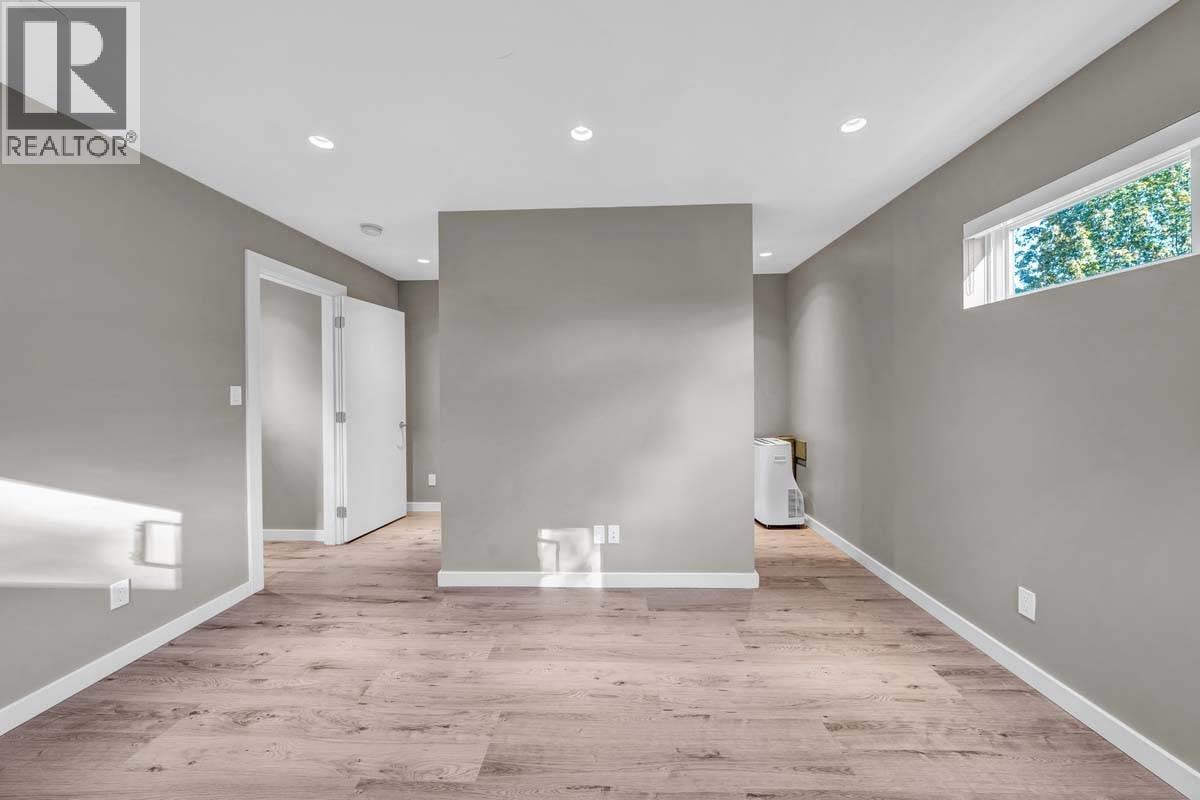 439x W 3rd Avenue, Vancouver, British Columbia  V6R 1M6 - Photo 8 - R3082215