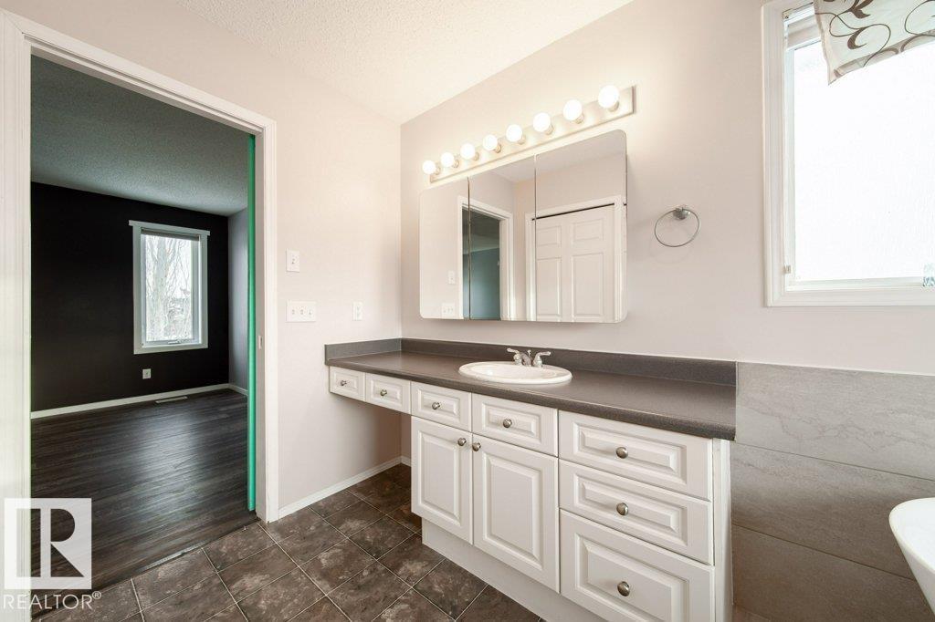 6 Lansing Cl, Spruce Grove, Alberta  T7X 4K3 - Photo 29 - E4464456