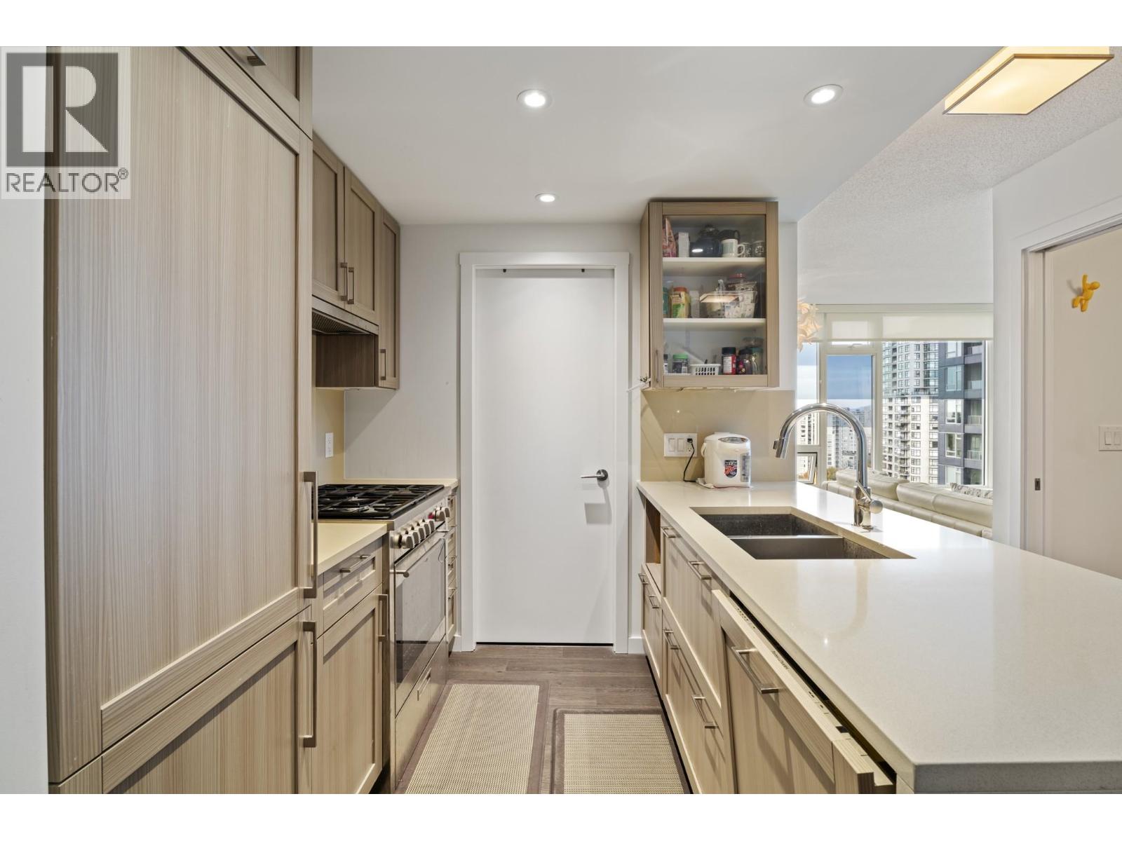 Listing Picture 8 of 27 : 1602 5515 BOUNDARY ROAD, Vancouver / 溫哥華 - 魯藝地產 Yvonne Lu Group - MLS Medallion Club Member