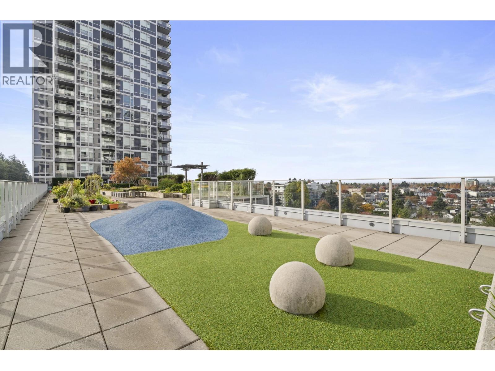 Listing Picture 22 of 27 : 1602 5515 BOUNDARY ROAD, Vancouver / 溫哥華 - 魯藝地產 Yvonne Lu Group - MLS Medallion Club Member