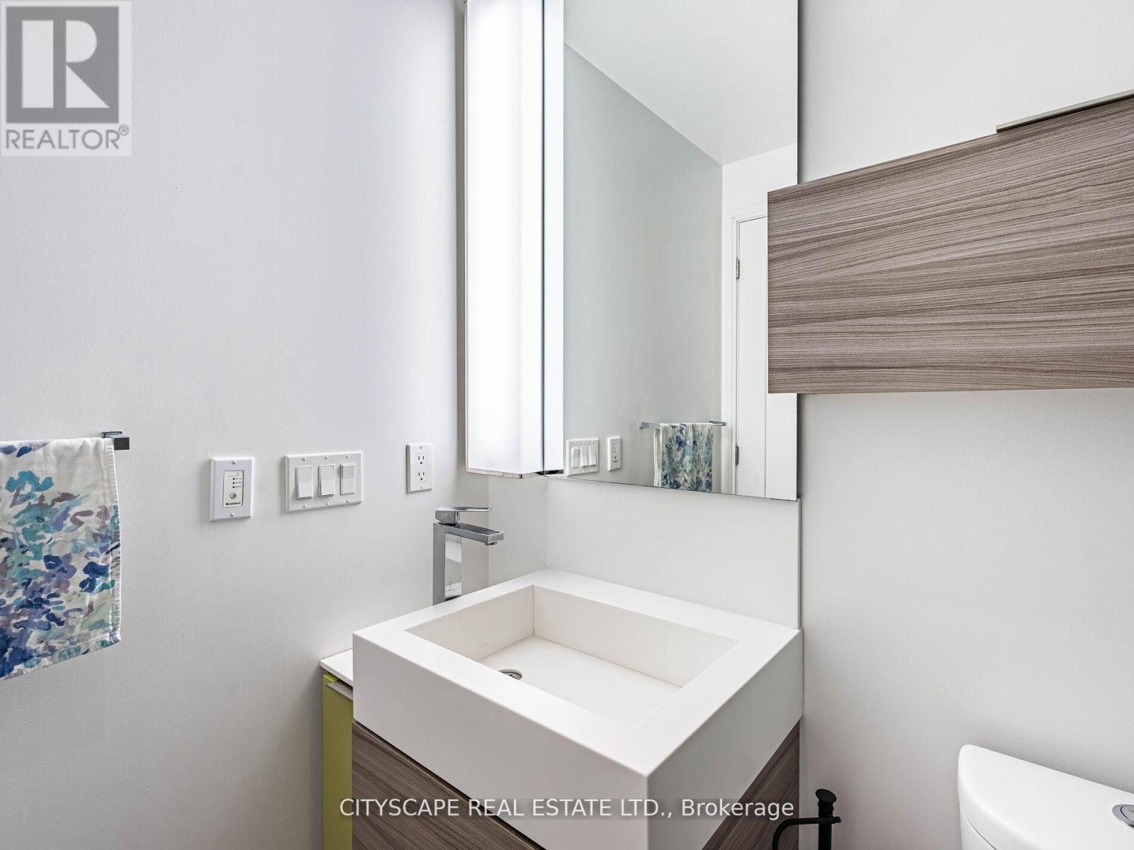 1605 - 88 Scott Street, Toronto, Ontario  M5E 0A9 - Photo 35 - C12720298