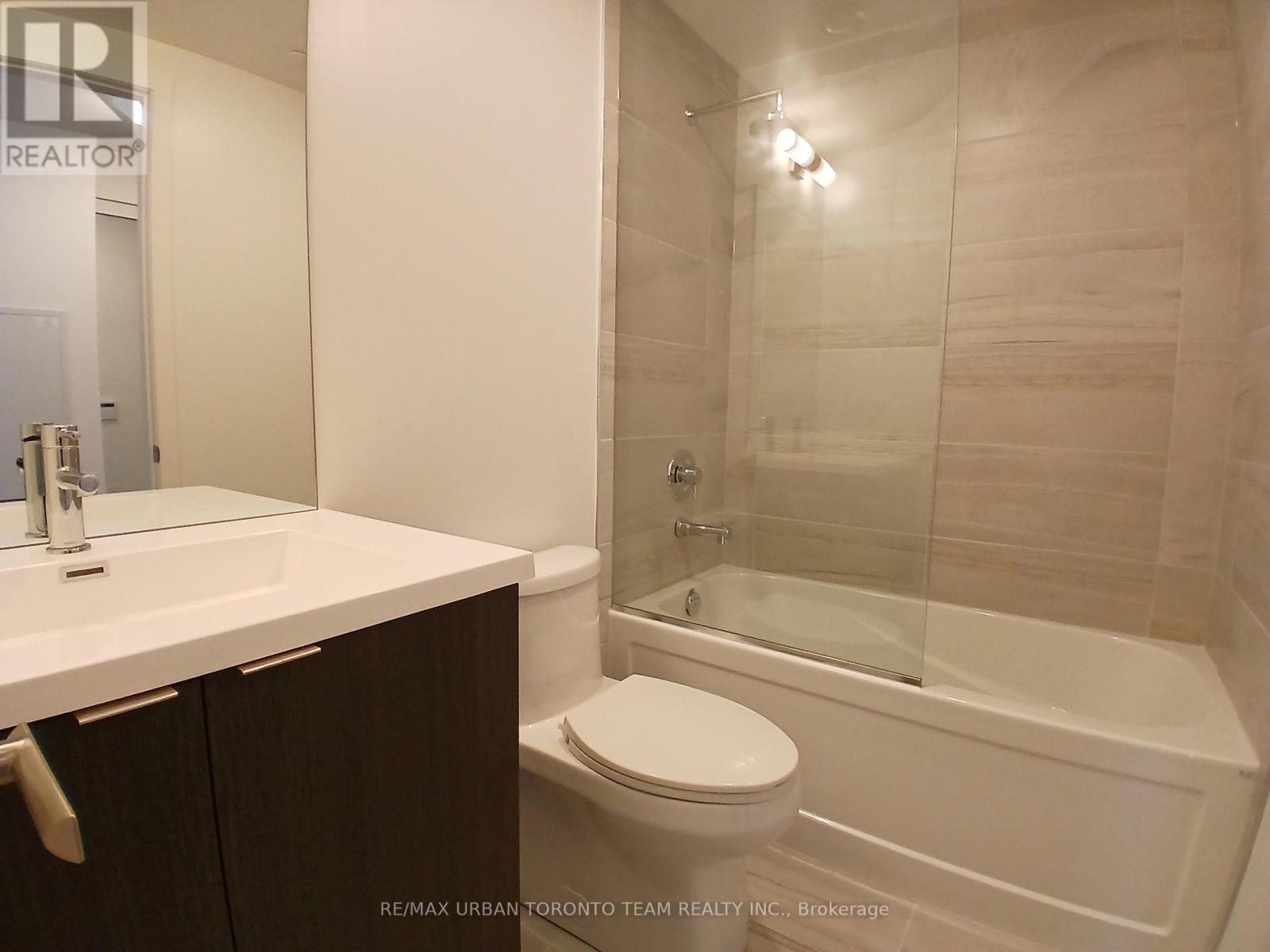 7211 - 138 Downes Street, Toronto, Ontario  M5E 0E4 - Photo 16 - C12720360