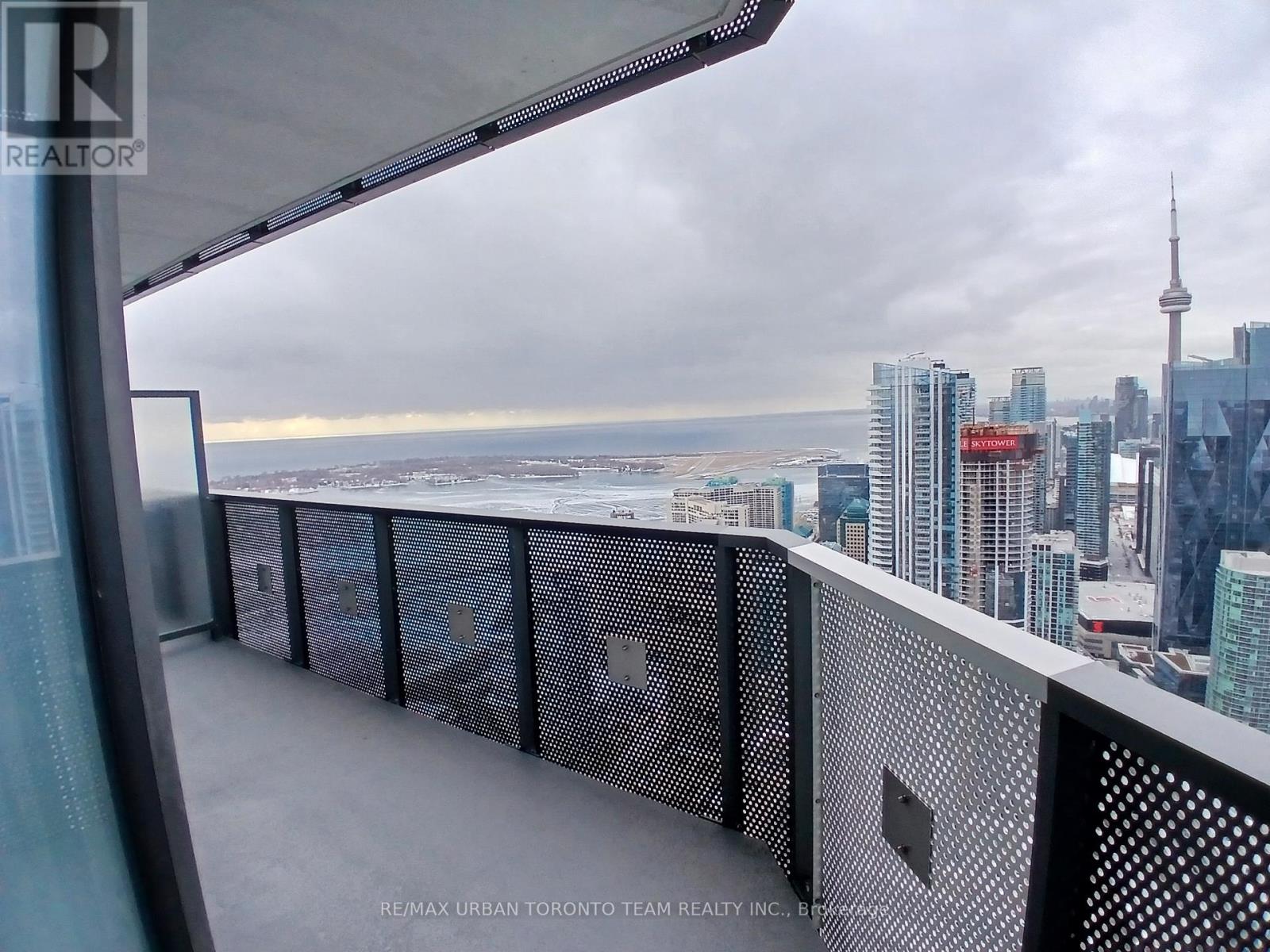 7211 - 138 Downes Street, Toronto, Ontario  M5E 0E4 - Photo 2 - C12720360