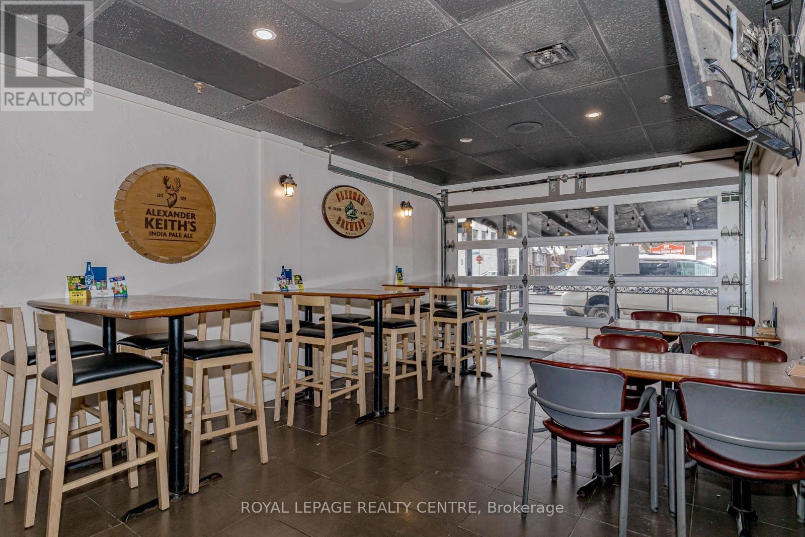 1028 Eglinton Avenue W, Toronto, Ontario  M6C 2C5 - Photo 16 - C12720420