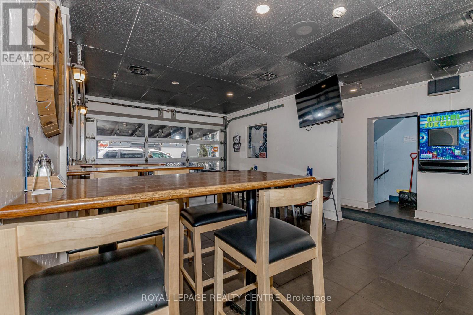 1028 Eglinton Avenue W, Toronto, Ontario  M6C 2C5 - Photo 17 - C12720420