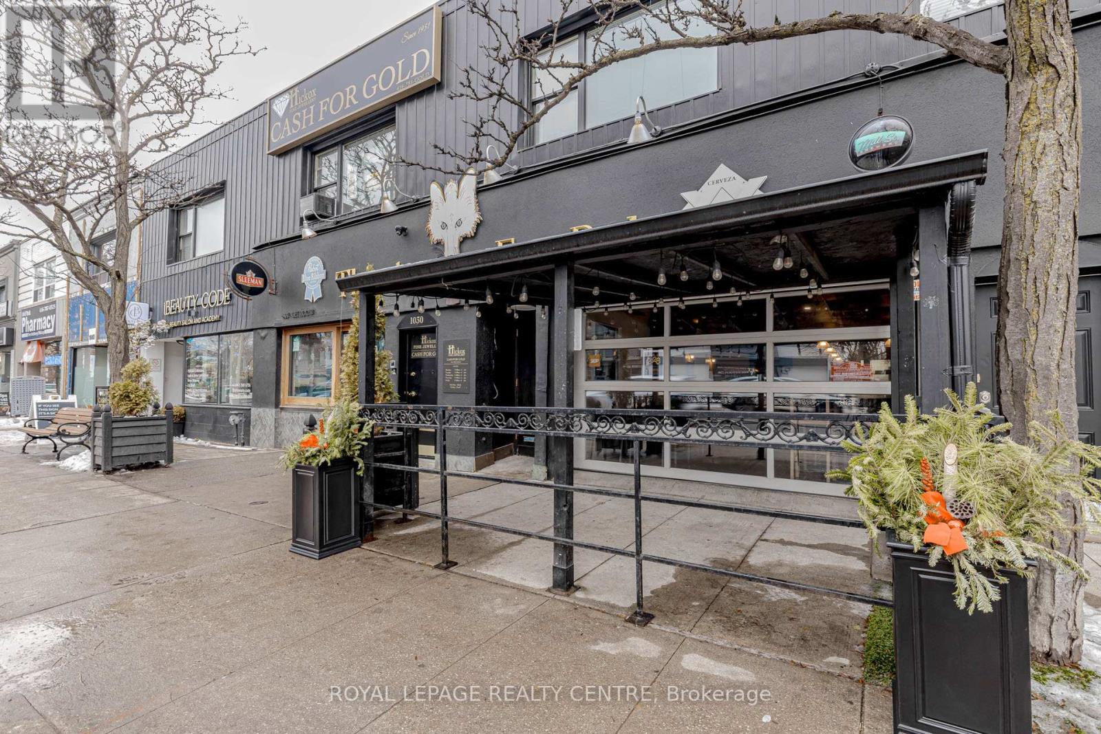 1028 Eglinton Avenue W, Toronto, Ontario  M6C 2C5 - Photo 3 - C12720420