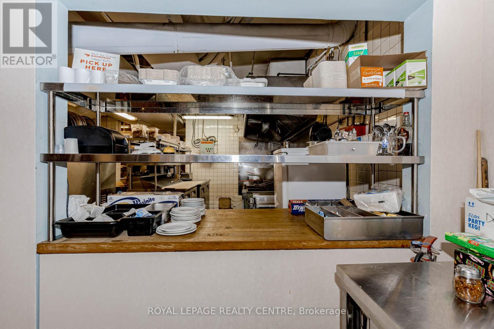 1028 Eglinton Avenue W, Toronto, Ontario  M6C 2C5 - Photo 30 - C12720420