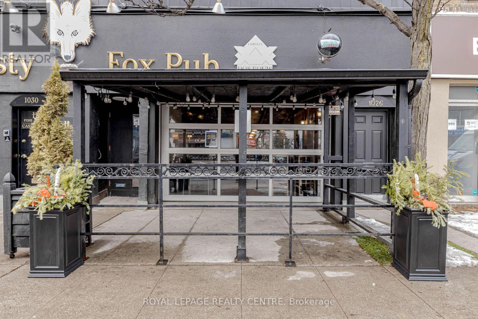 1028 Eglinton Avenue W, Toronto, Ontario  M6C 2C5 - Photo 4 - C12720420