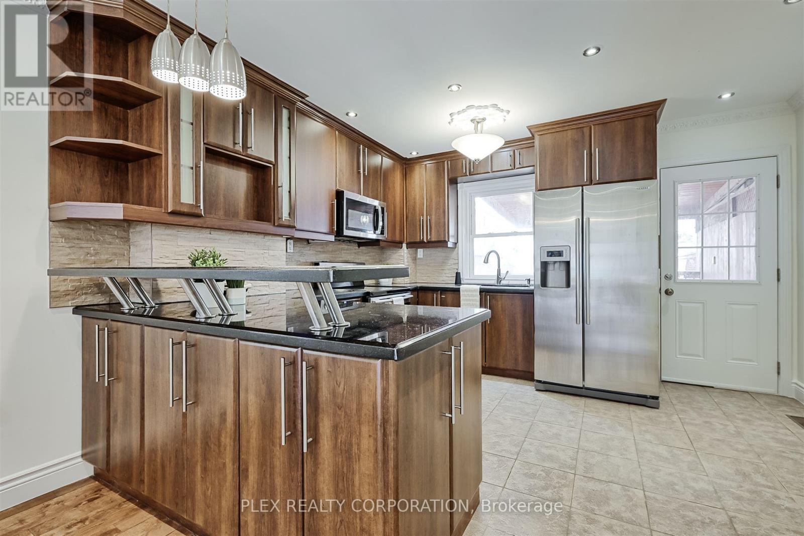 192 Coxwell Avenue, Toronto, Ontario  M4L 3B2 - Photo 11 - E12720396