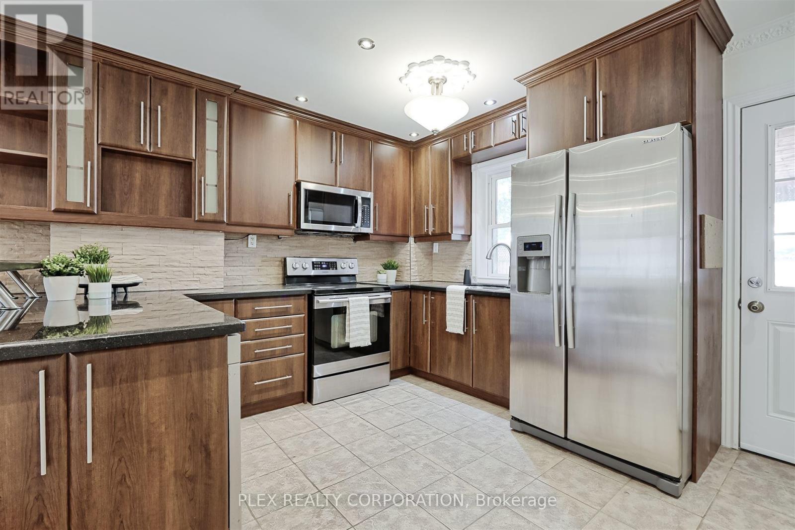 192 Coxwell Avenue, Toronto, Ontario  M4L 3B2 - Photo 14 - E12720396