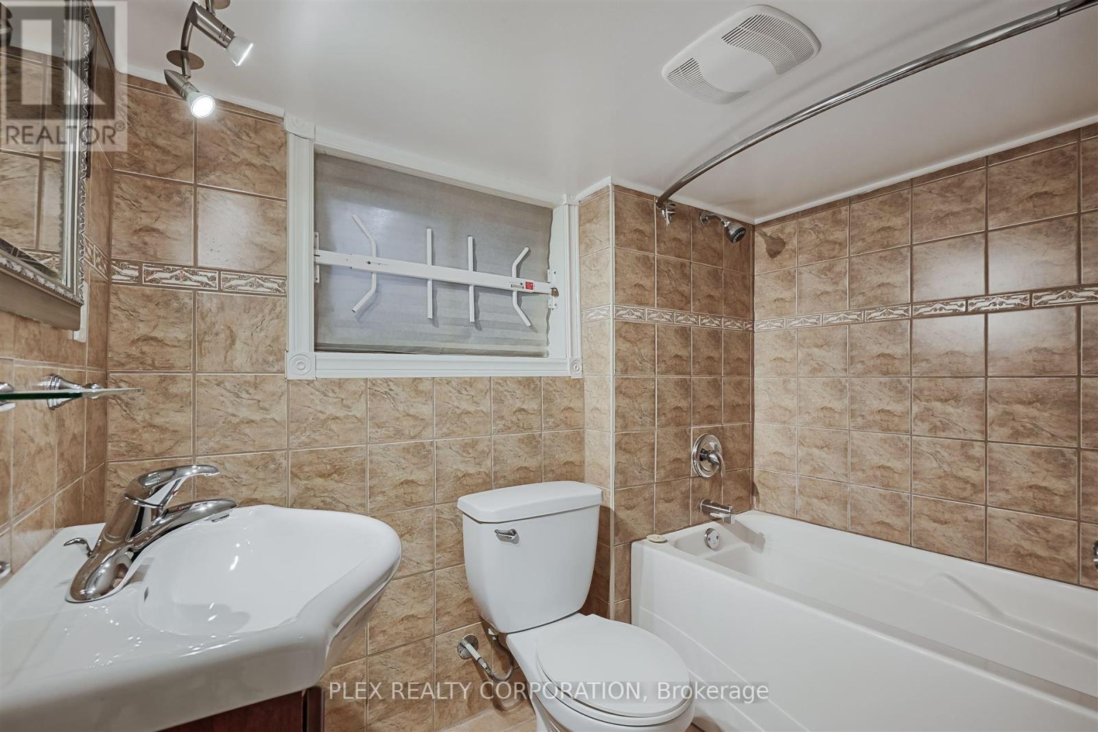 192 Coxwell Avenue, Toronto, Ontario  M4L 3B2 - Photo 31 - E12720396