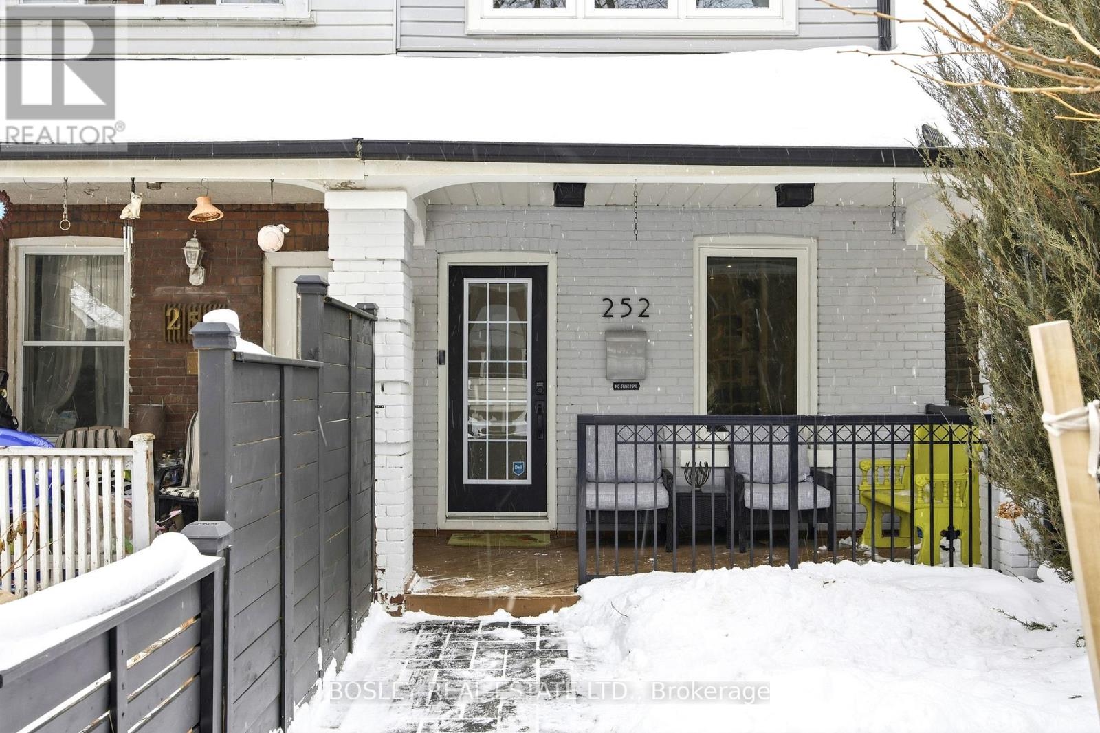 252 HIGHFIELD ROAD, Toronto, Ontario