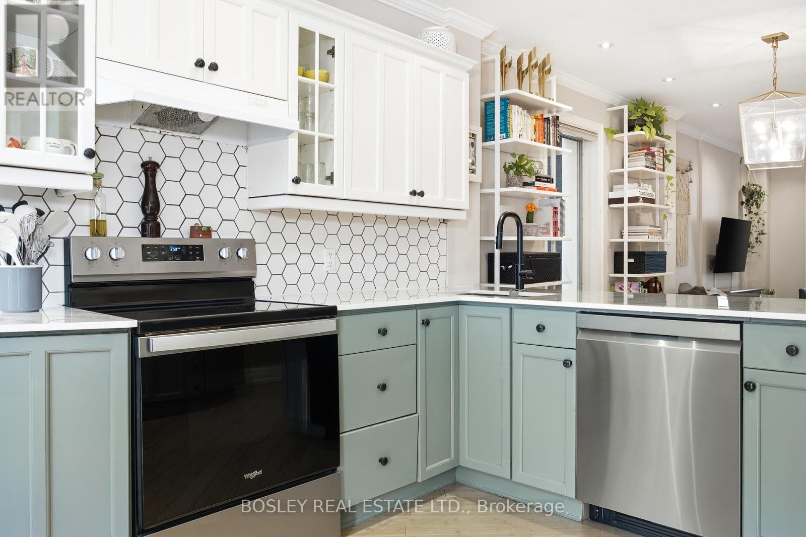 252 Highfield Road, Toronto, Ontario  M4L 2V5 - Photo 17 - E12720400