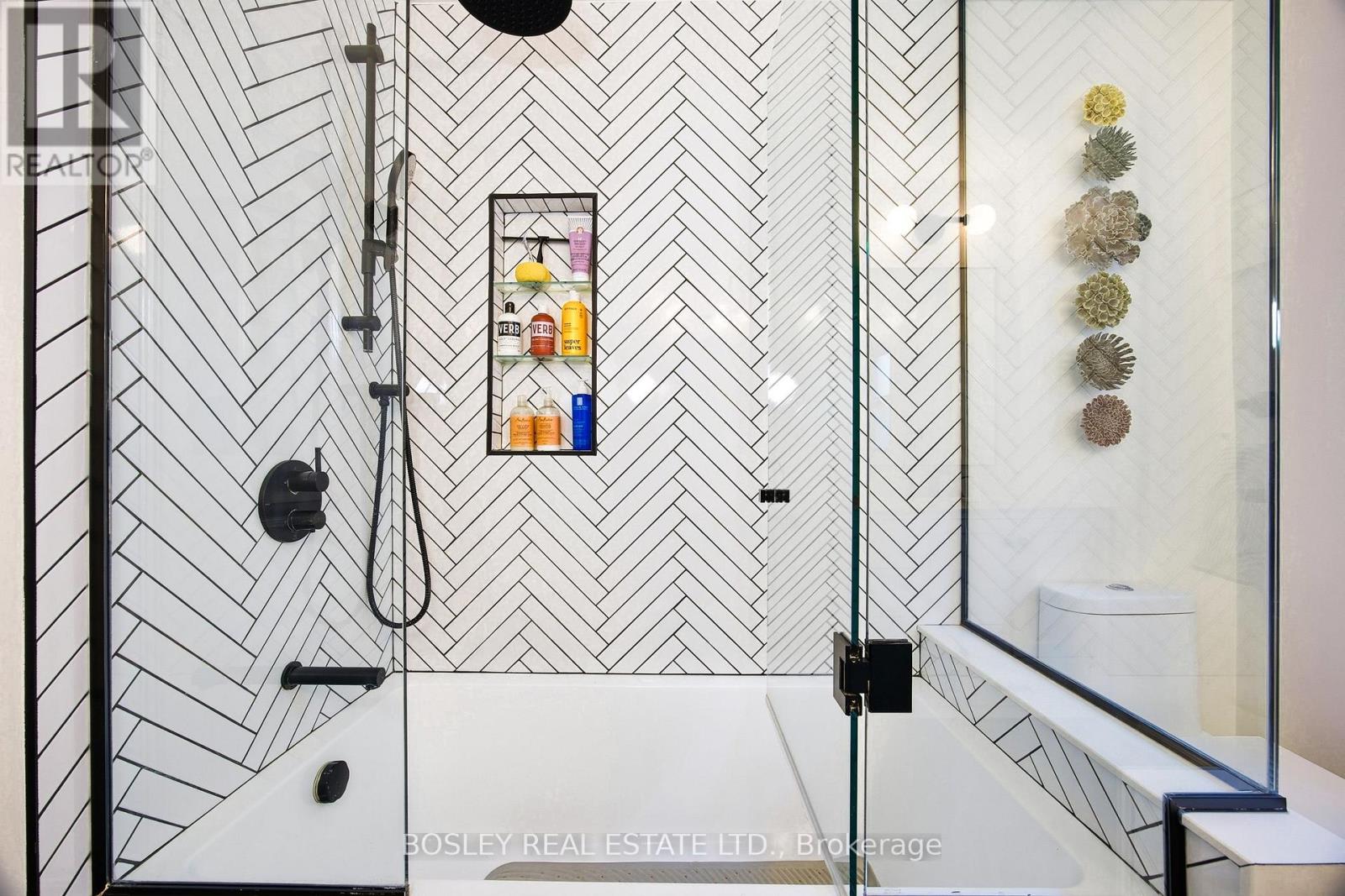 252 Highfield Road, Toronto, Ontario  M4L 2V5 - Photo 32 - E12720400