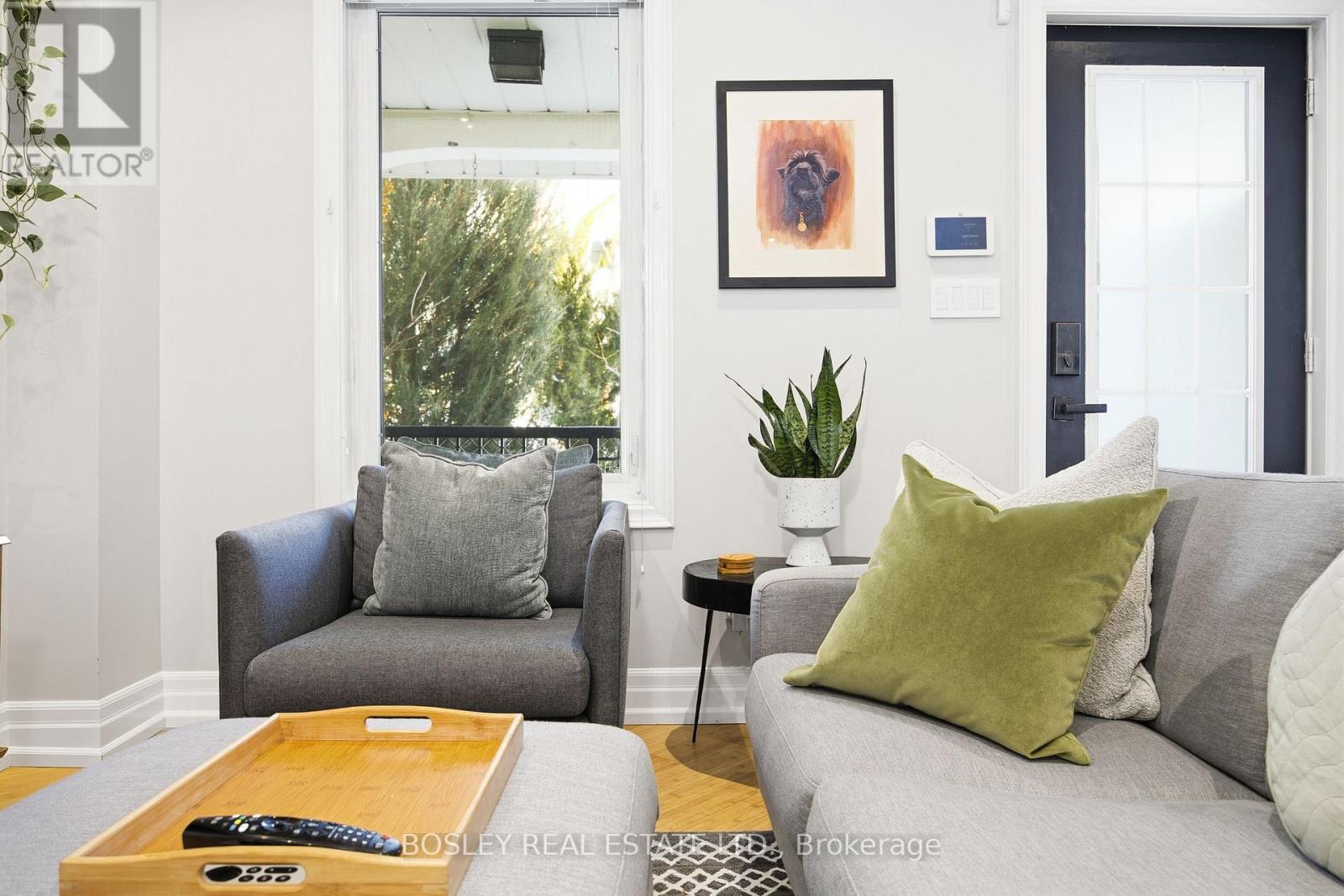 252 Highfield Road, Toronto, Ontario  M4L 2V5 - Photo 5 - E12720400