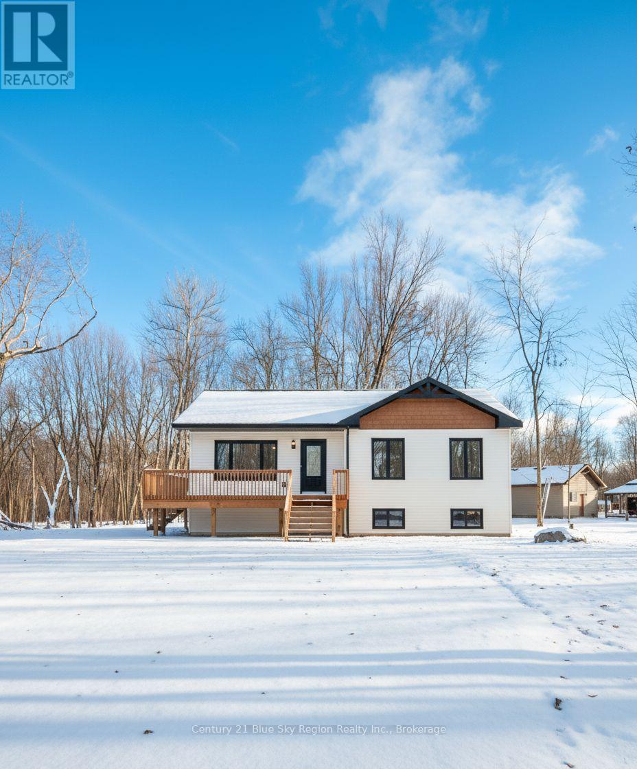 335 Waltonian Drive, Callander, Ontario  P0H 1H0 - Photo 2 - X12542490