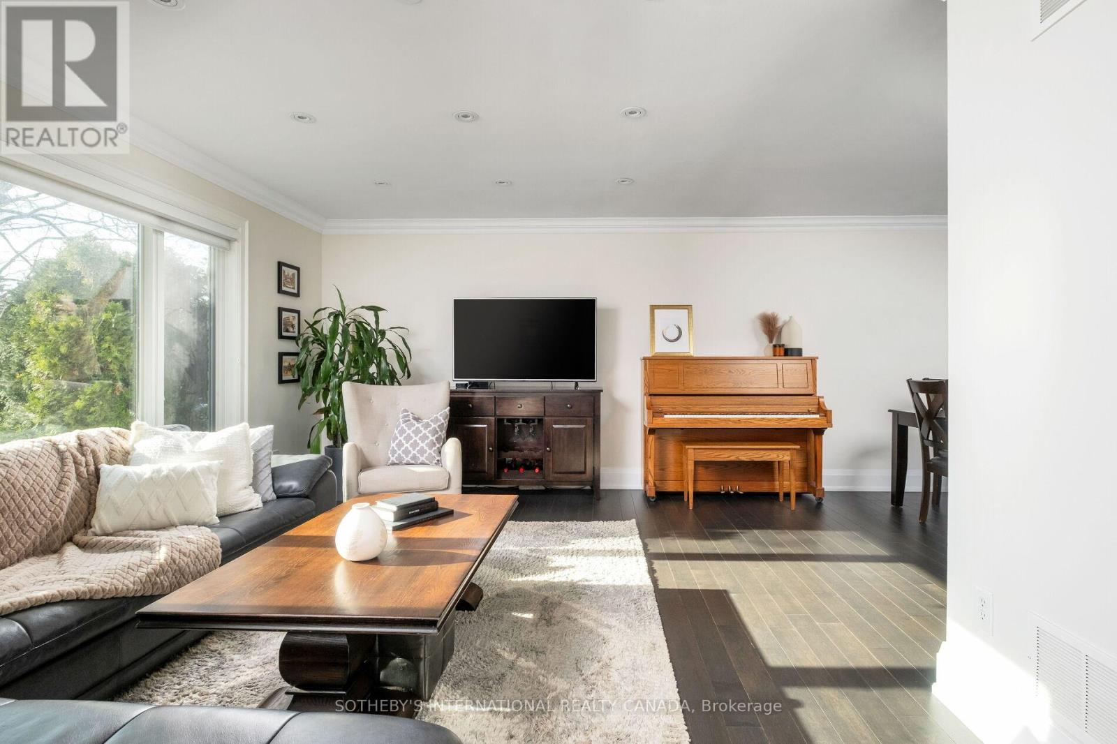 36 Shieldmark Crescent, Markham, Ontario  L3T 3T5 - Photo 4 - N12720408