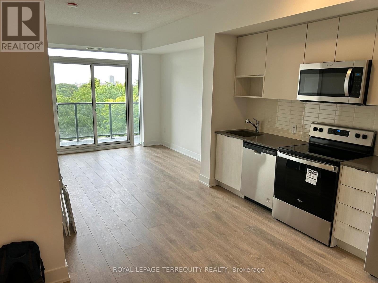 510w - 202 Burnhamthorpe Road E, Mississauga, Ontario  L5A 0B2 - Photo 4 - W12719400