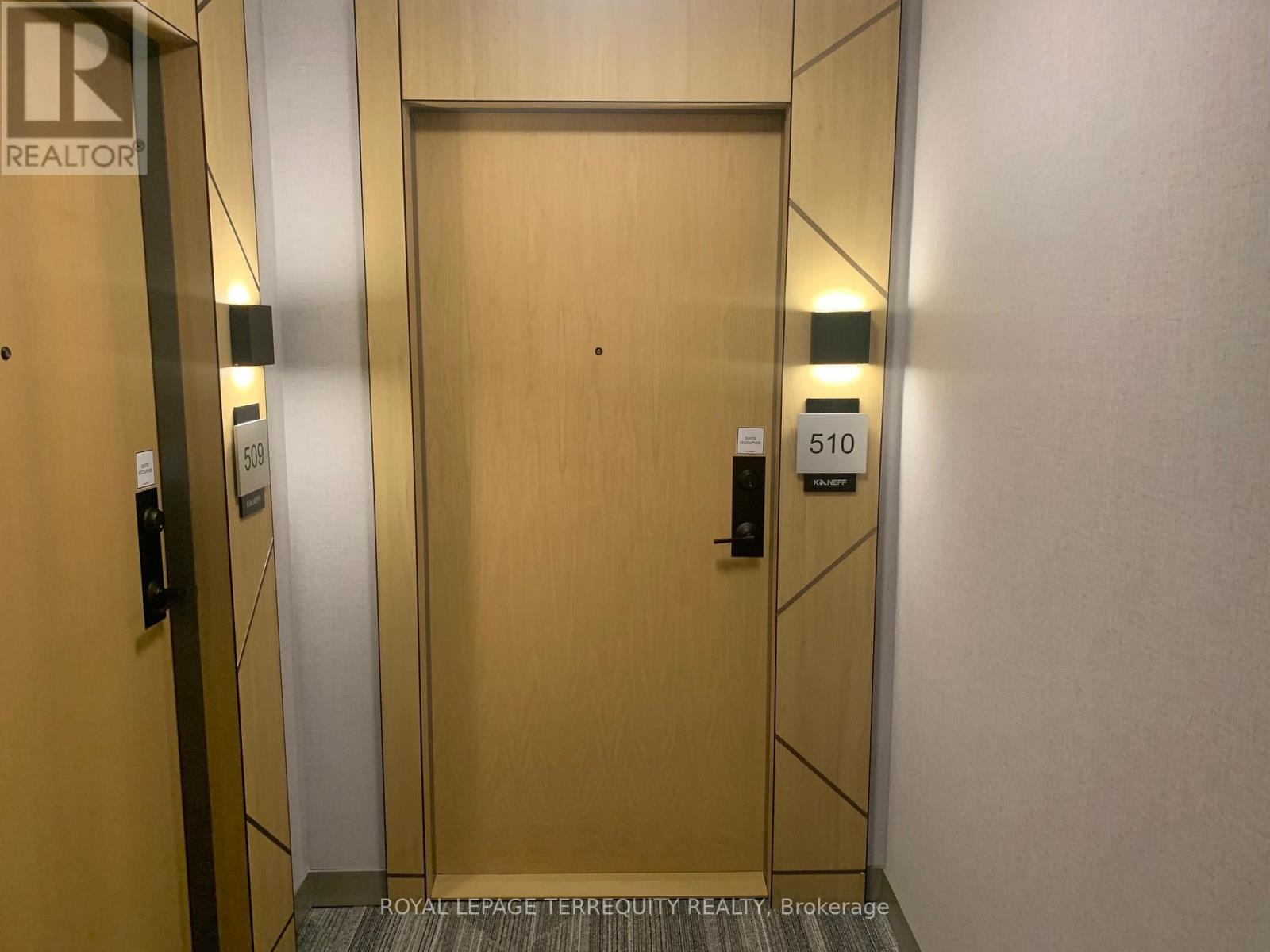 510w - 202 Burnhamthorpe Road E, Mississauga, Ontario  L5A 0B2 - Photo 2 - W12719400