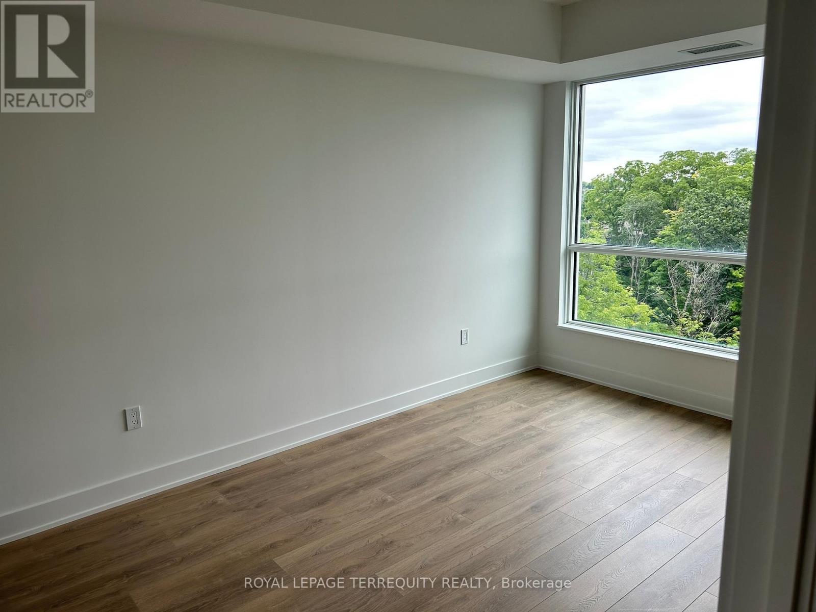 510w - 202 Burnhamthorpe Road E, Mississauga, Ontario  L5A 0B2 - Photo 6 - W12719400