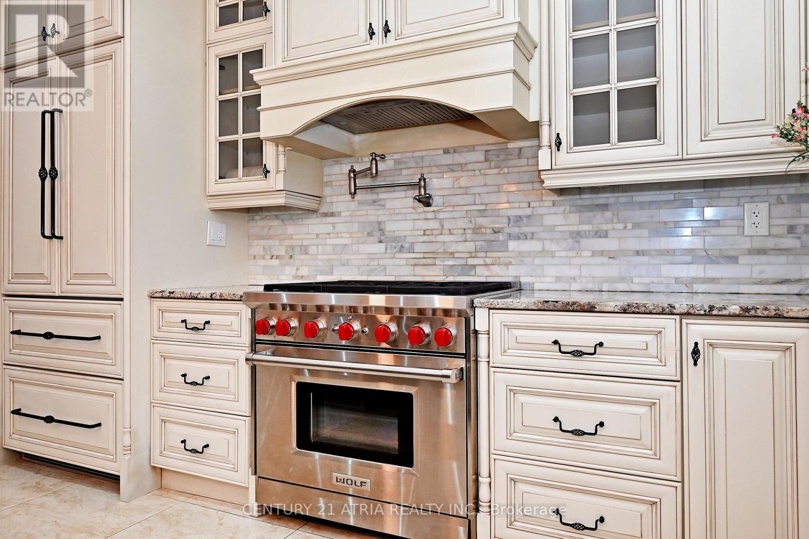 350 Queen Mary Drive, Oakville, Ontario  L6K 3L8 - Photo 15 - W12720272