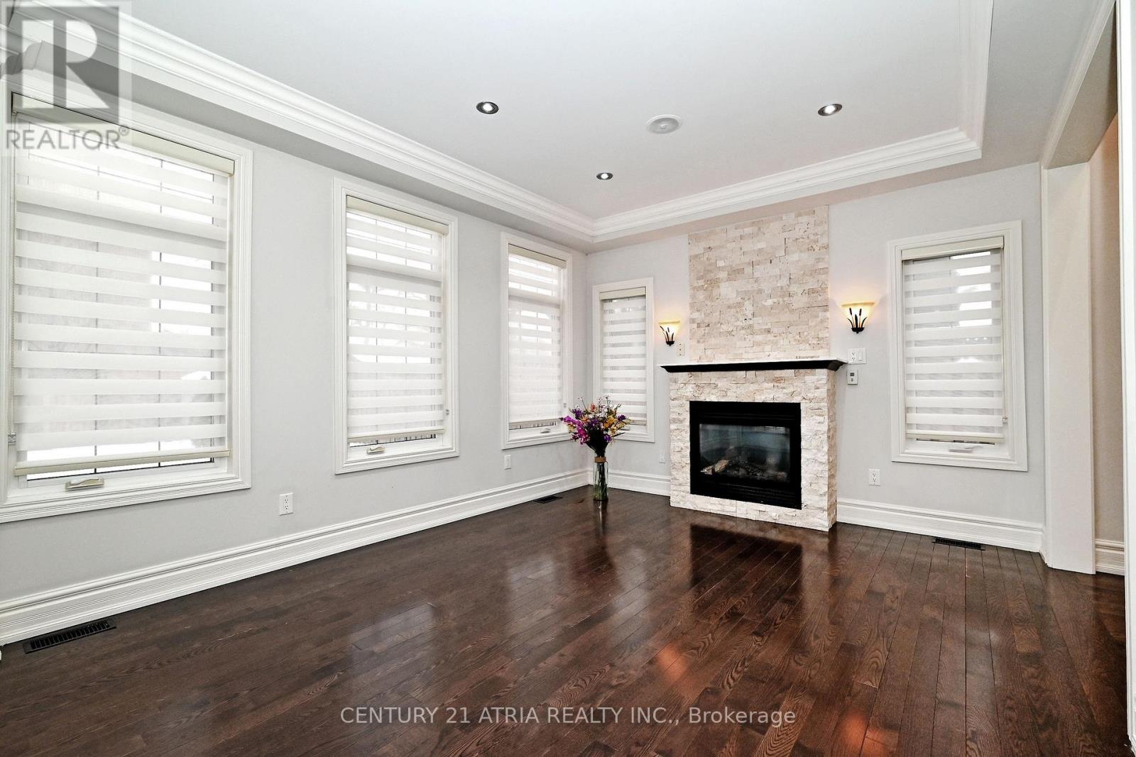 350 Queen Mary Drive, Oakville, Ontario  L6K 3L8 - Photo 18 - W12720272