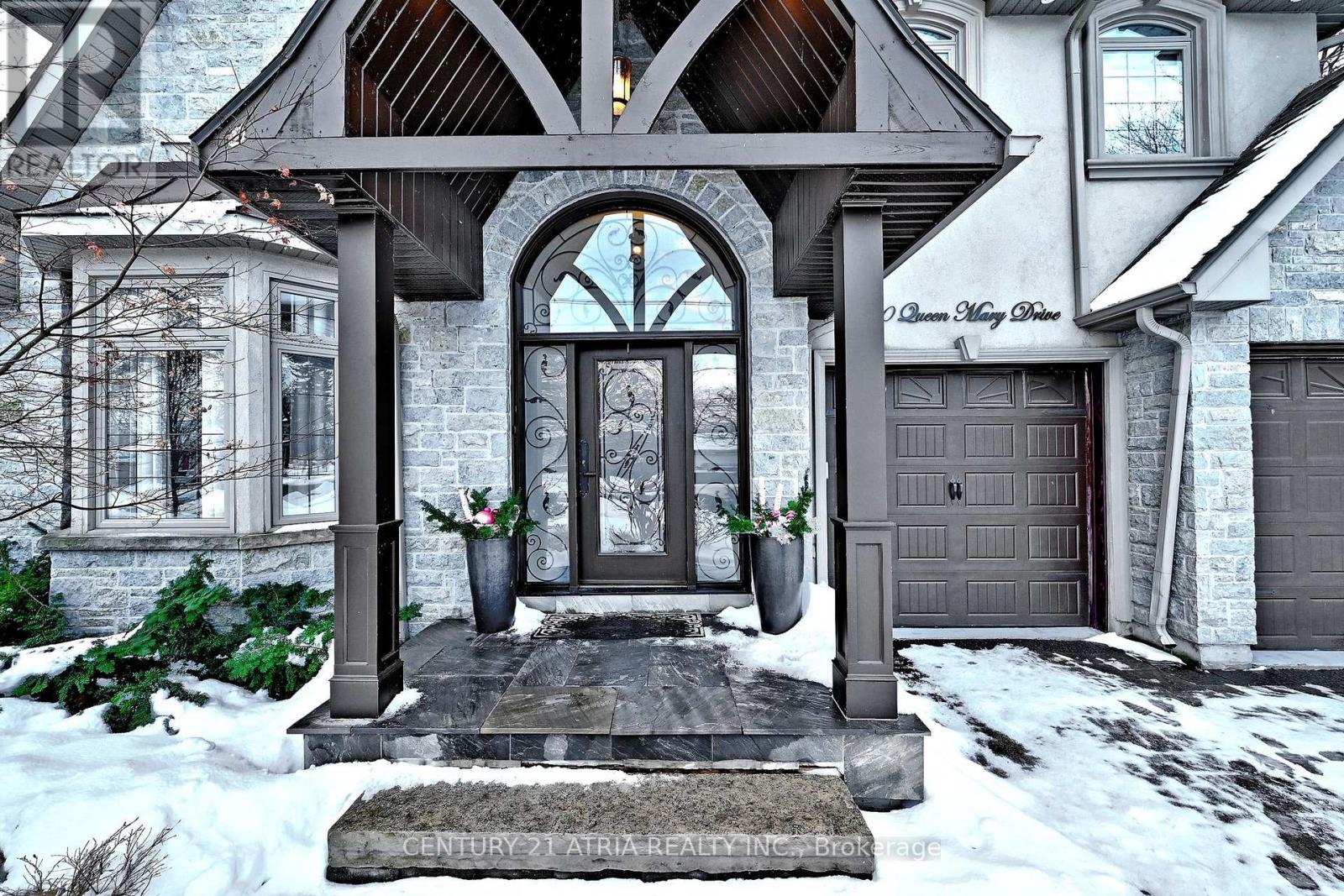 350 Queen Mary Drive, Oakville, Ontario  L6K 3L8 - Photo 2 - W12720272