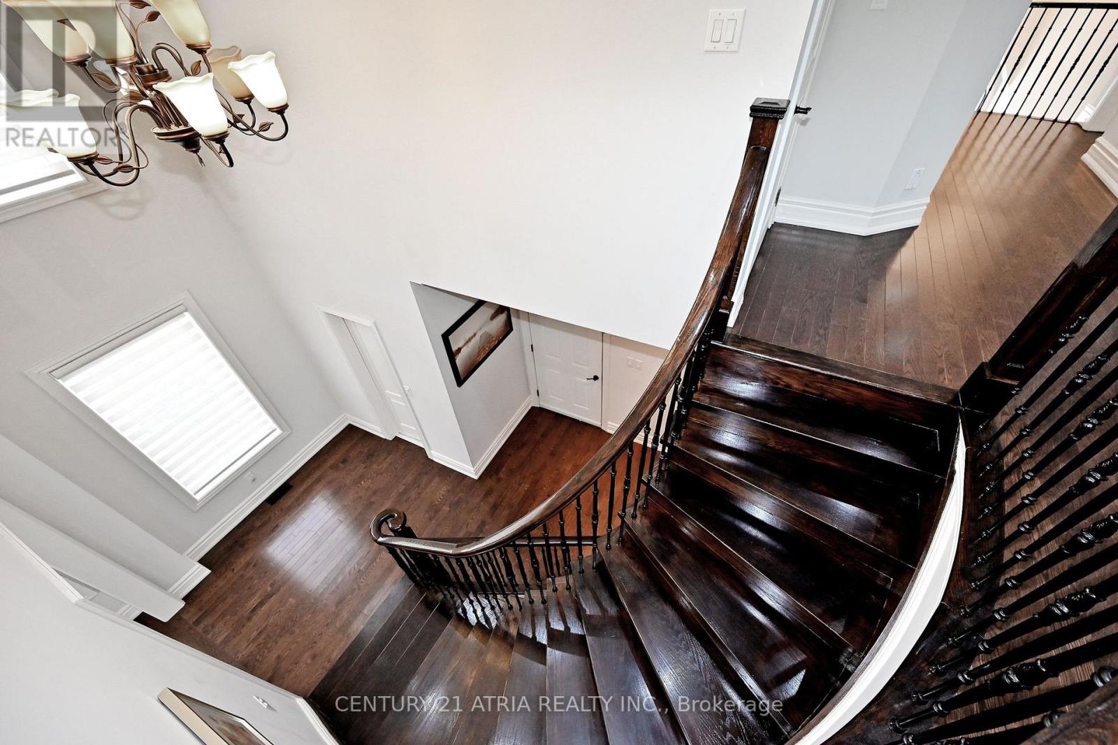 350 Queen Mary Drive, Oakville, Ontario  L6K 3L8 - Photo 25 - W12720272