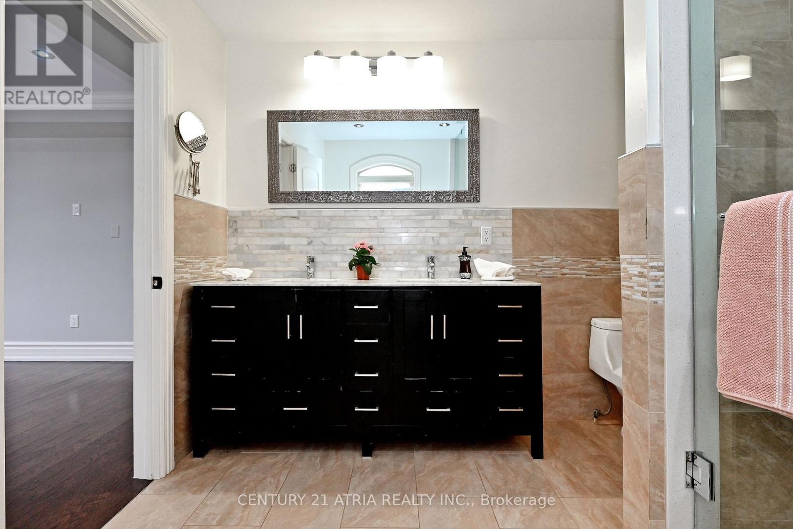 350 Queen Mary Drive, Oakville, Ontario  L6K 3L8 - Photo 31 - W12720272