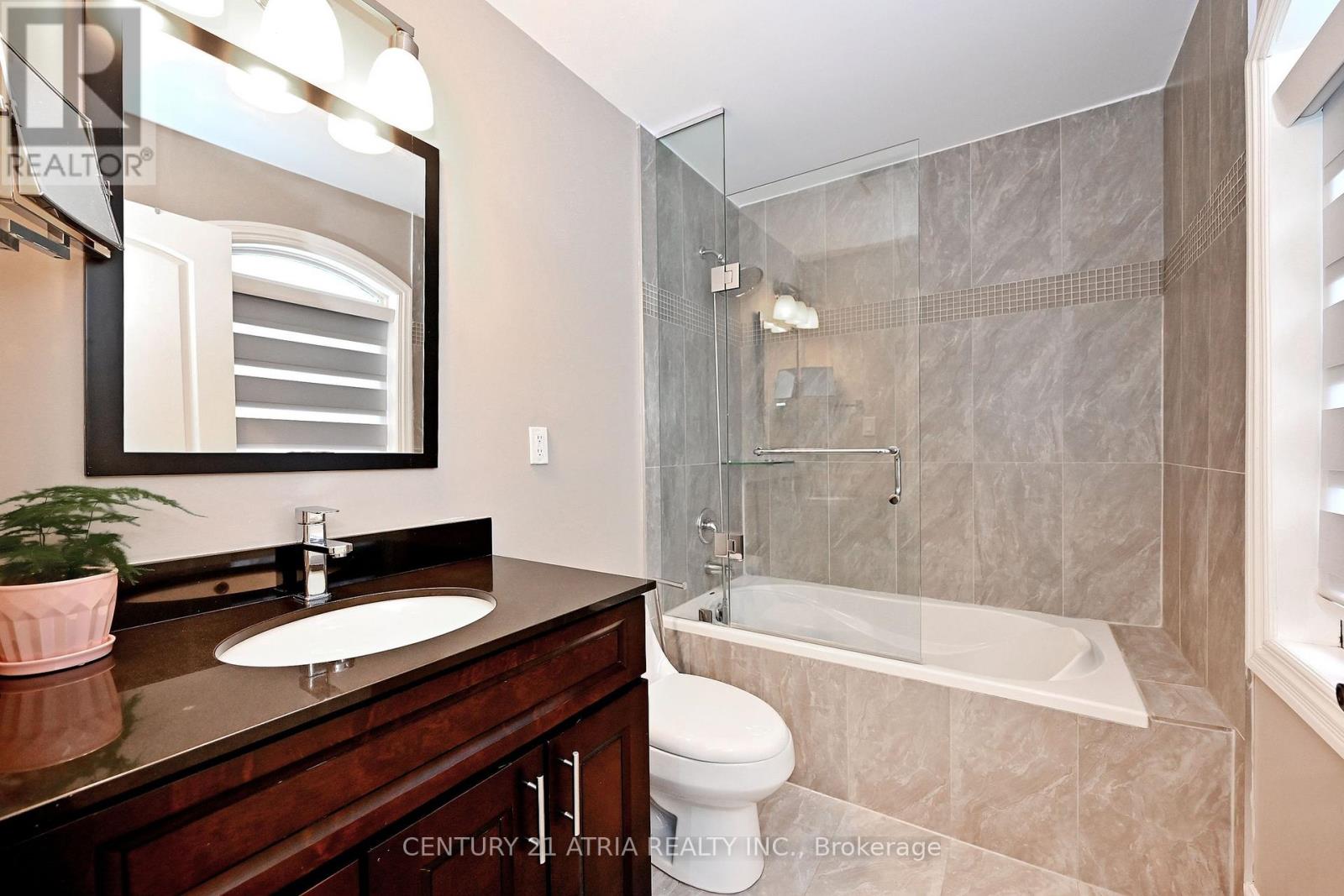 350 Queen Mary Drive, Oakville, Ontario  L6K 3L8 - Photo 40 - W12720272