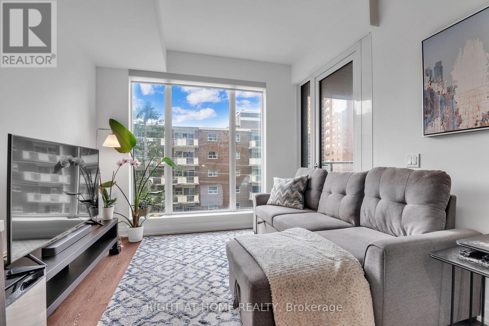 512 - 21 Park Street E, Mississauga, Ontario  L5G 0C2 - Photo 14 - W12720316