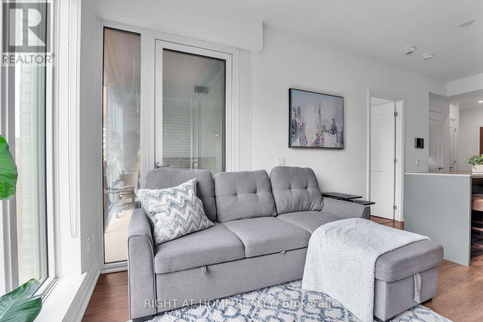 512 - 21 Park Street E, Mississauga, Ontario  L5G 0C2 - Photo 15 - W12720316