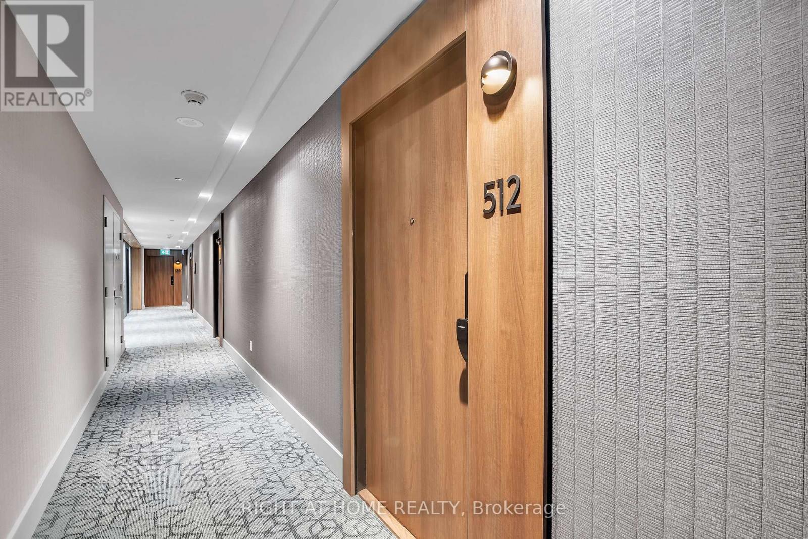 512 - 21 Park Street E, Mississauga, Ontario  L5G 0C2 - Photo 5 - W12720316