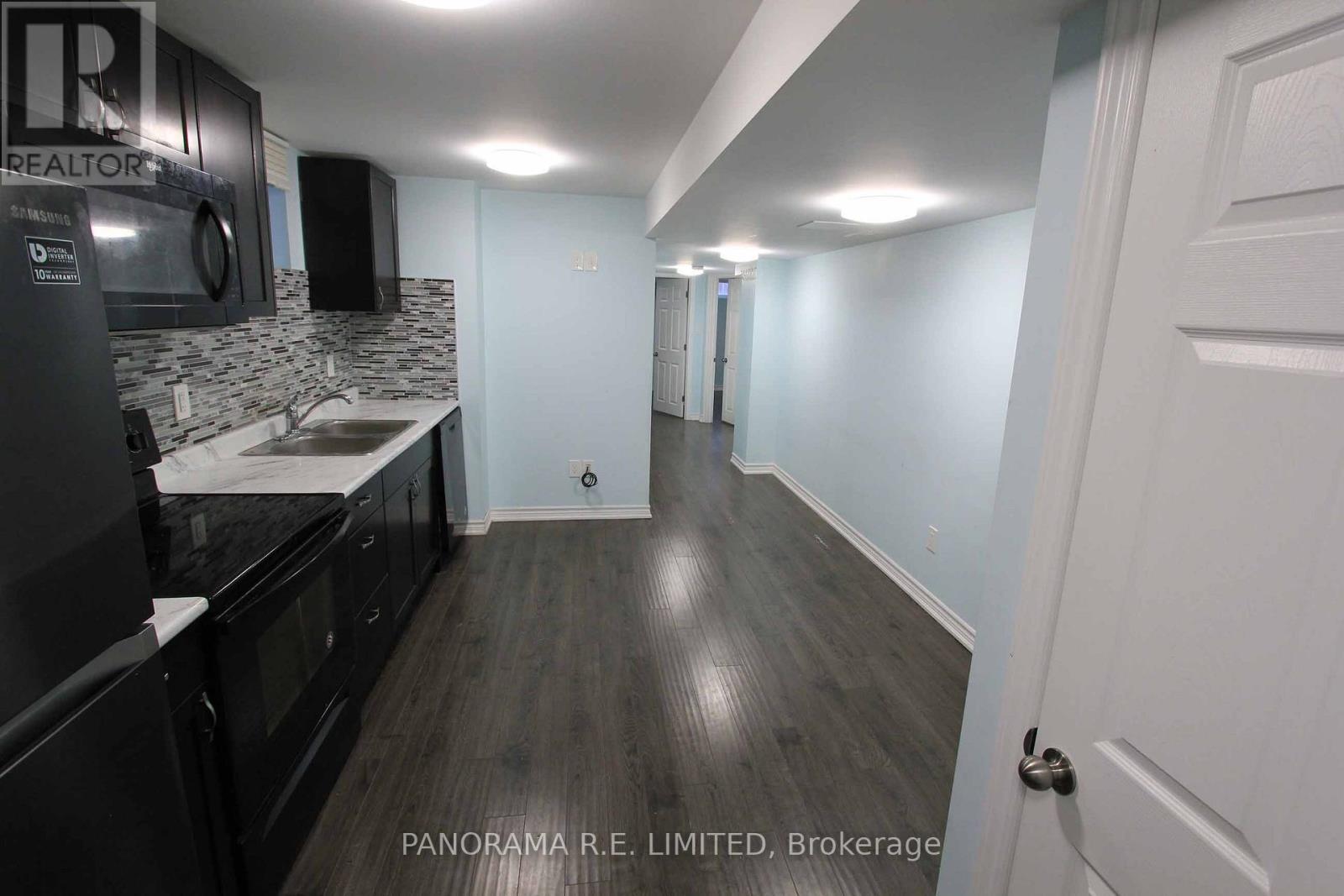 Lower - 4820 Yorkshire Avenue, Mississauga, Ontario  L4Z 4H3 - Photo 3 - W12720324