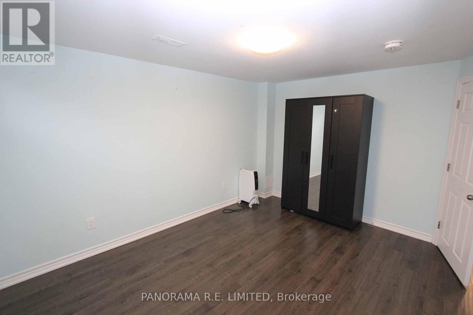 Lower - 4820 Yorkshire Avenue, Mississauga, Ontario  L4Z 4H3 - Photo 5 - W12720324