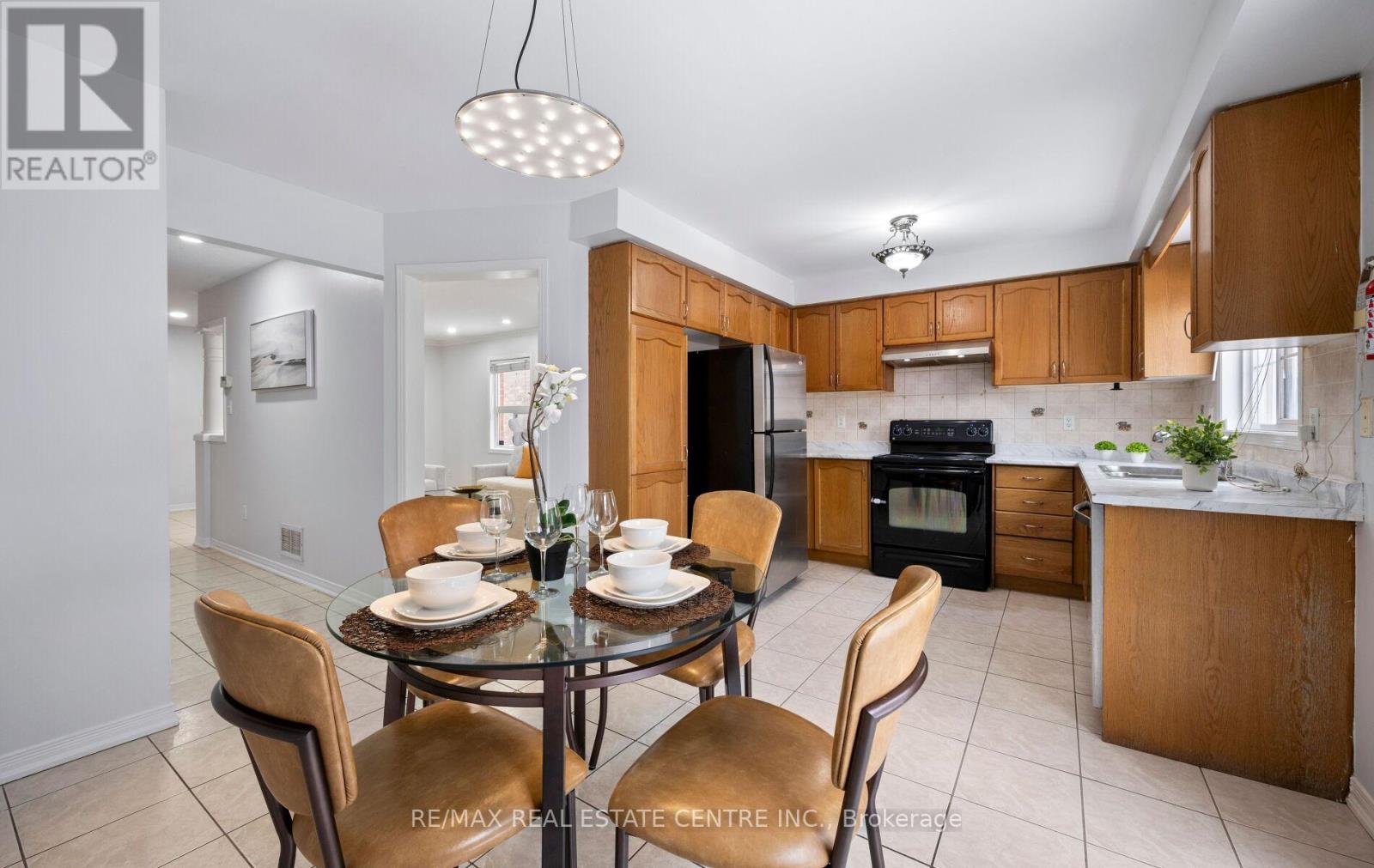 15 Revelstoke Place, Brampton, Ontario  L6R 3G3 - Photo 12 - W12720334