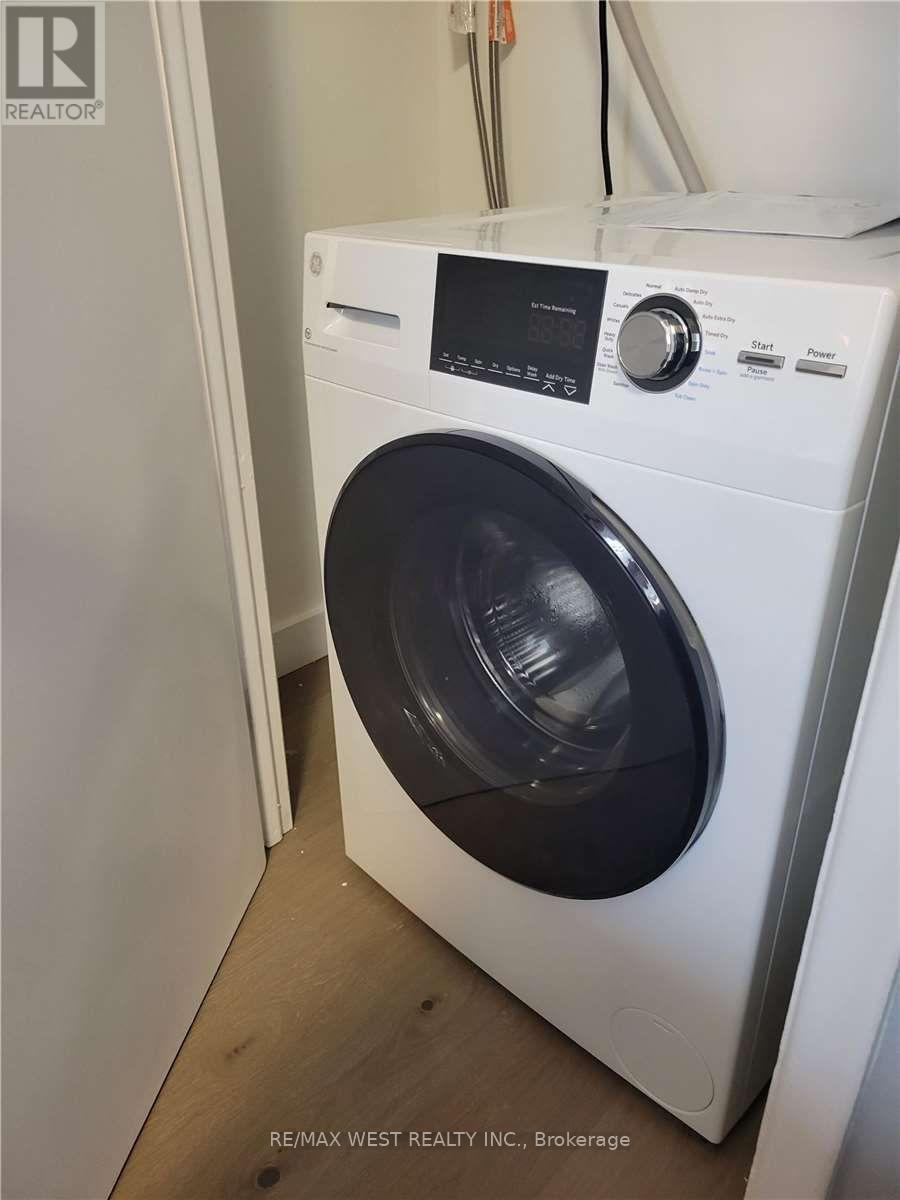 354 Marlee Avenue, Toronto, Ontario  M6B 3H8 - Photo 6 - W12720336