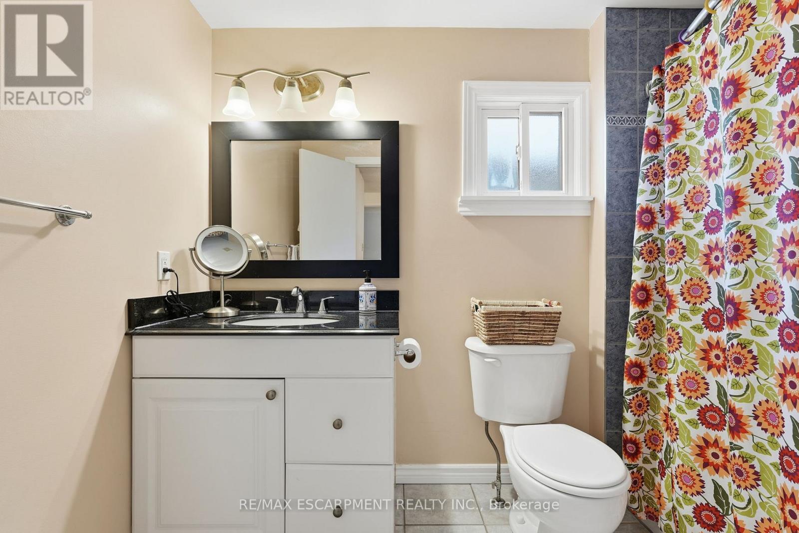 3137 Sandcliffe Court, Burlington, Ontario  L7M 3H1 - Photo 15 - W12720342