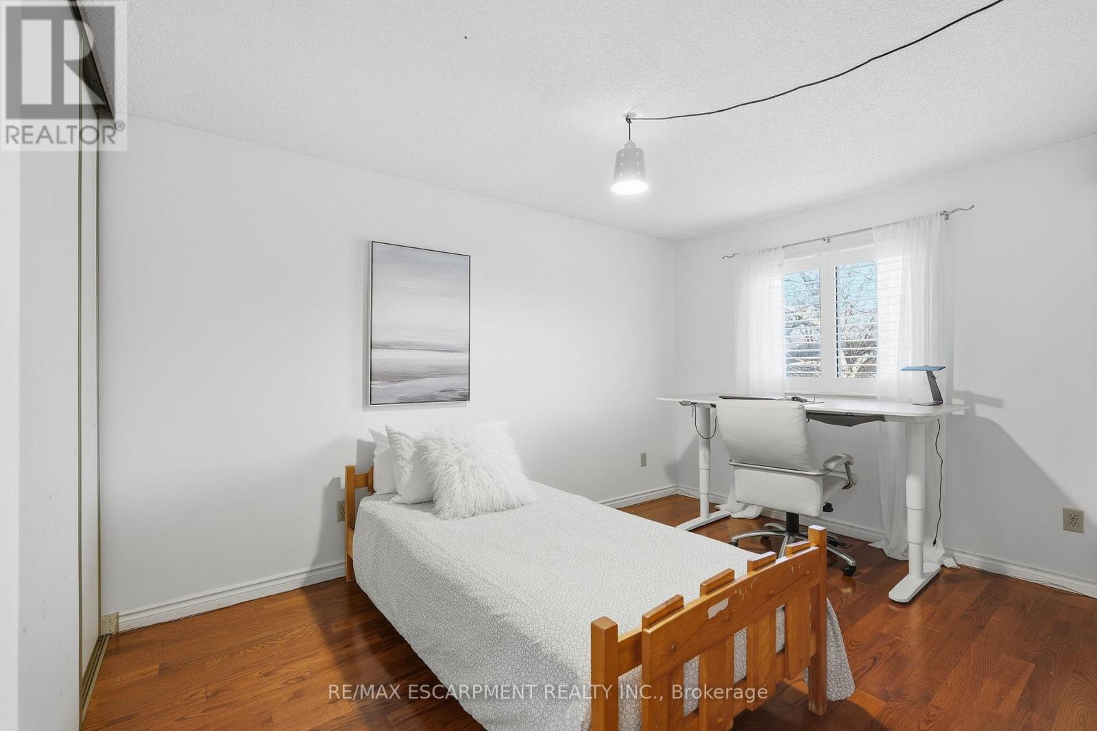 3137 Sandcliffe Court, Burlington, Ontario  L7M 3H1 - Photo 18 - W12720342