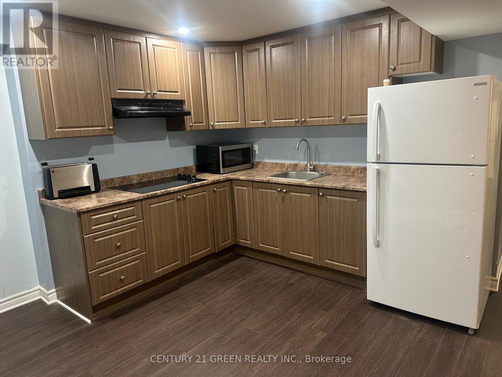 Basement - 912 Paupst Place, Milton, Ontario  L9T 7K3 - Photo 2 - W12720350