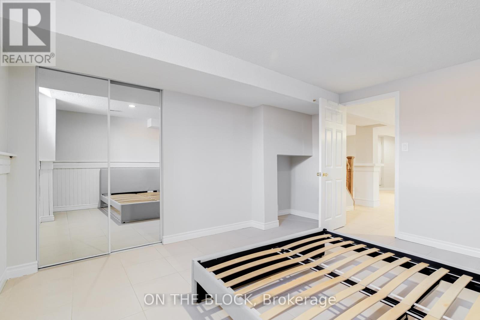 409 Silverthorne Crescent, Mississauga, Ontario  L5R 1W1 - Photo 19 - W12720394