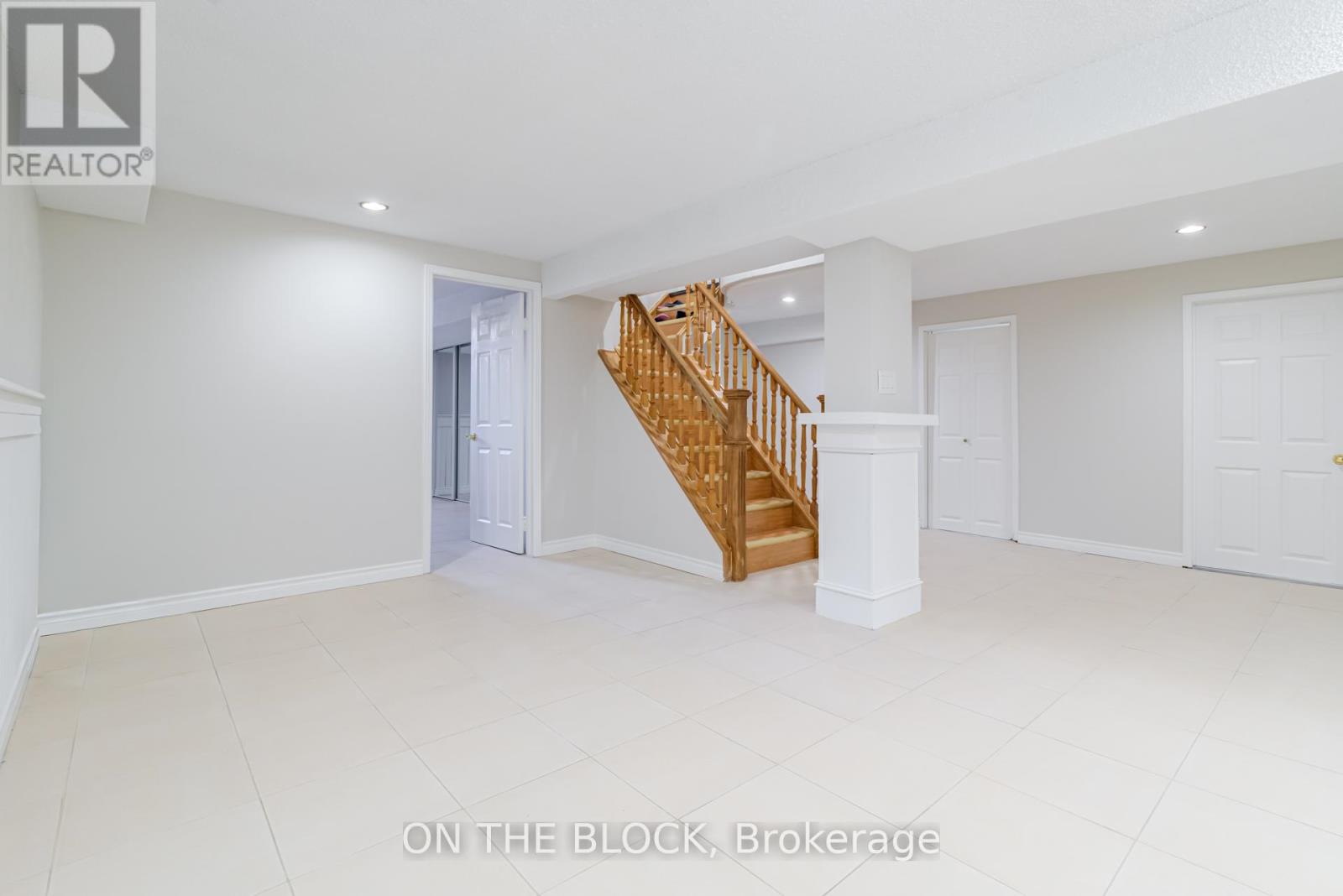 409 Silverthorne Crescent, Mississauga, Ontario  L5R 1W1 - Photo 7 - W12720394