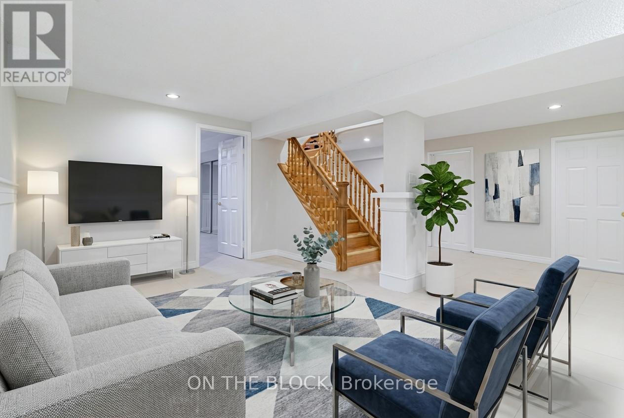 409 Silverthorne Crescent, Mississauga, Ontario  L5R 1W1 - Photo 8 - W12720394