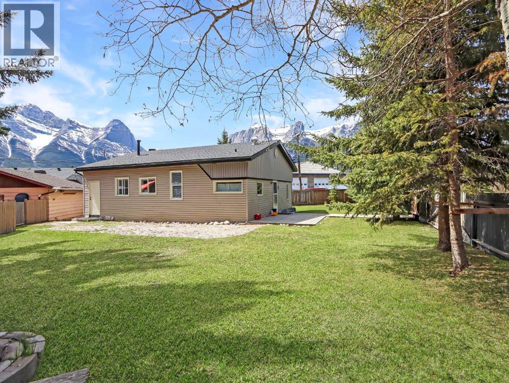 1621 1st Avenue, Canmore, Alberta  T1W 1M7 - Photo 15 - A2257145