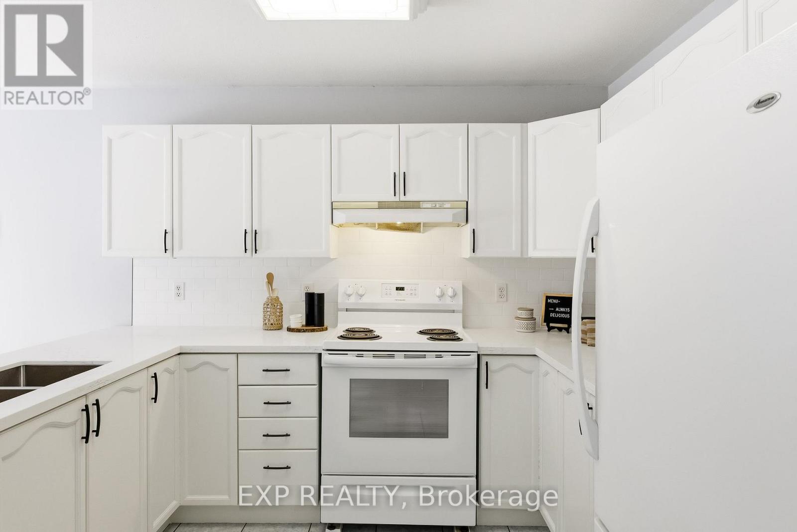 10 Mcgibbon Boulevard, Kawartha Lakes, Ontario  K9V 6G3 - Photo 17 - X12720320