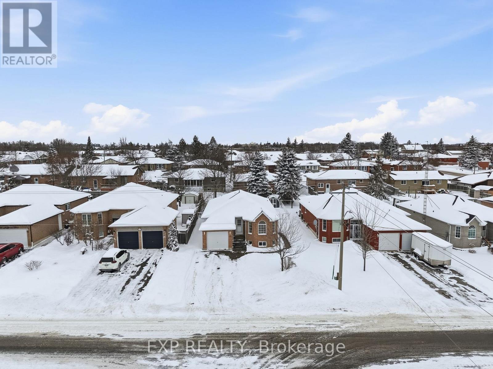 10 Mcgibbon Boulevard, Kawartha Lakes, Ontario  K9V 6G3 - Photo 4 - X12720320