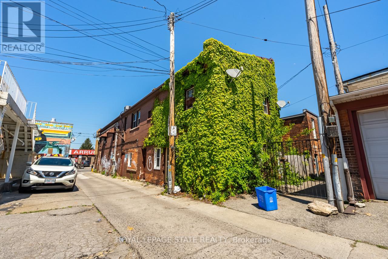 18 Barton Street E, Hamilton, Ontario  L8L 2V5 - Photo 5 - X12720362