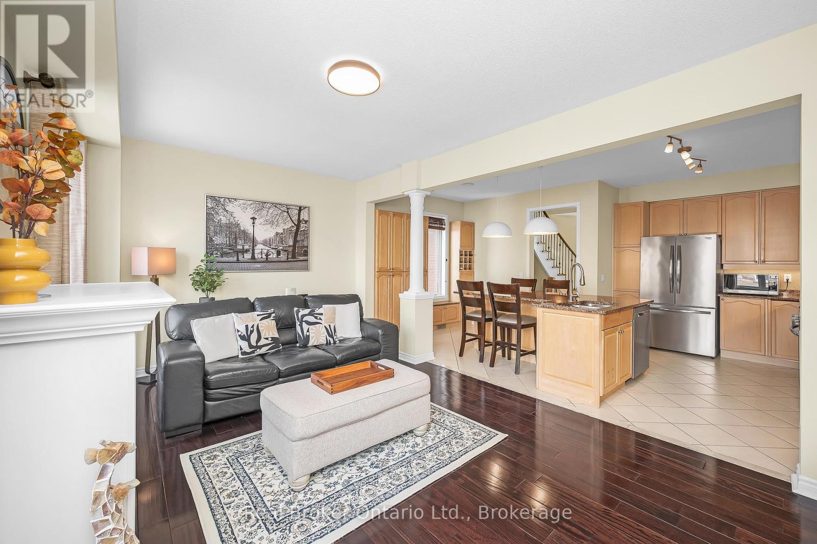 3897 Quiet Creek Drive, Mississauga, Ontario  L5M 8B5 - Photo 12 - W12720464