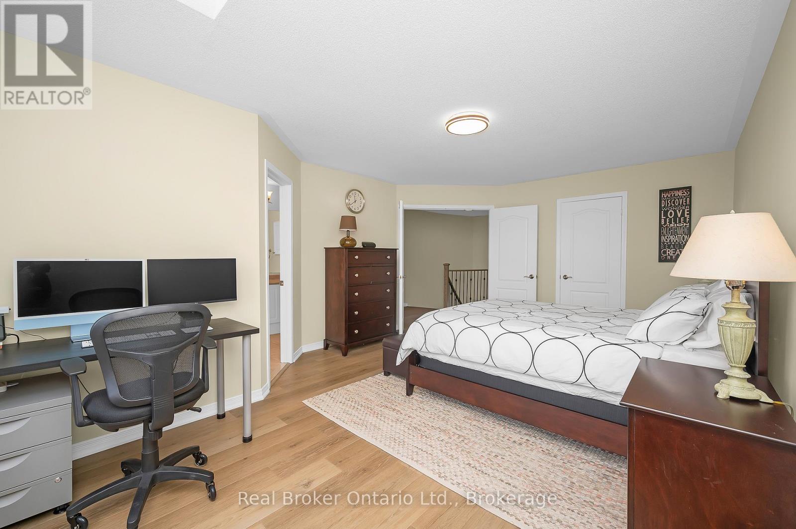 3897 Quiet Creek Drive, Mississauga, Ontario  L5M 8B5 - Photo 24 - W12720464