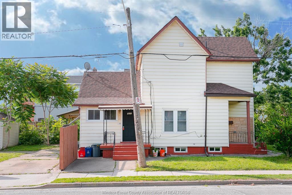 MLS# 26001720: 402 Aylmer AVENUE, Windsor, Canada